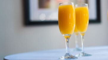 3 glass of bottomless mimosas in los angeles