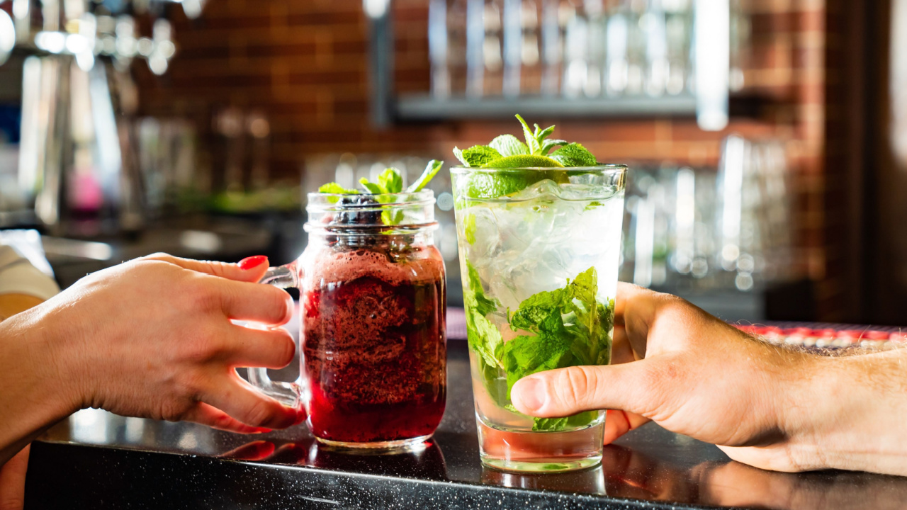 mocktails to order at a bar