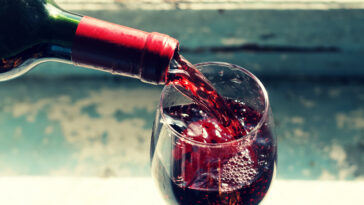 pouring-a-glass-of-Caymus-wine