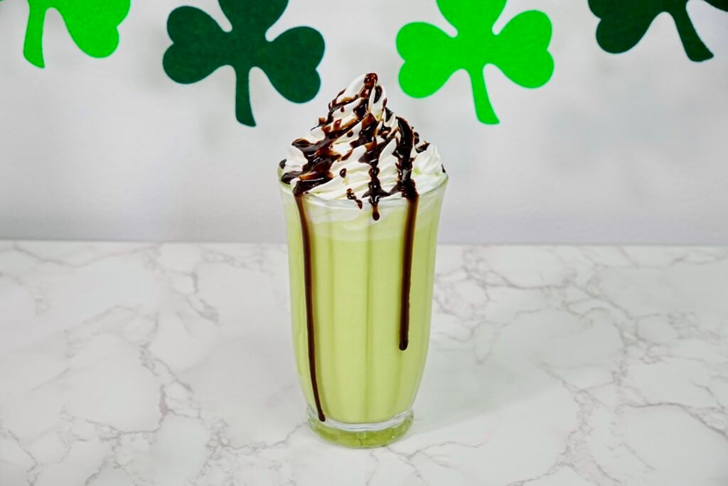 30 Must-Try Irish Cocktails 4 Irish Mudslide Pic 11