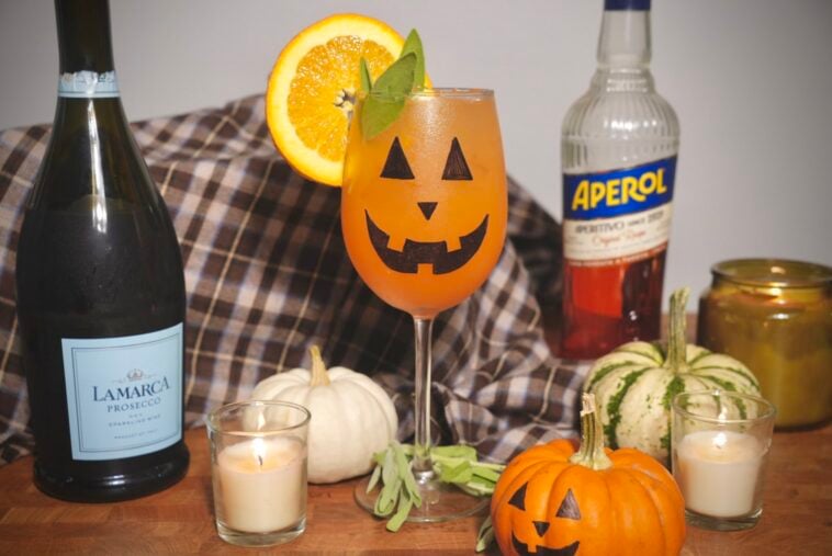 Jack-O'-Lantern Spritz 1 Jack-O'-Lantern Spritz