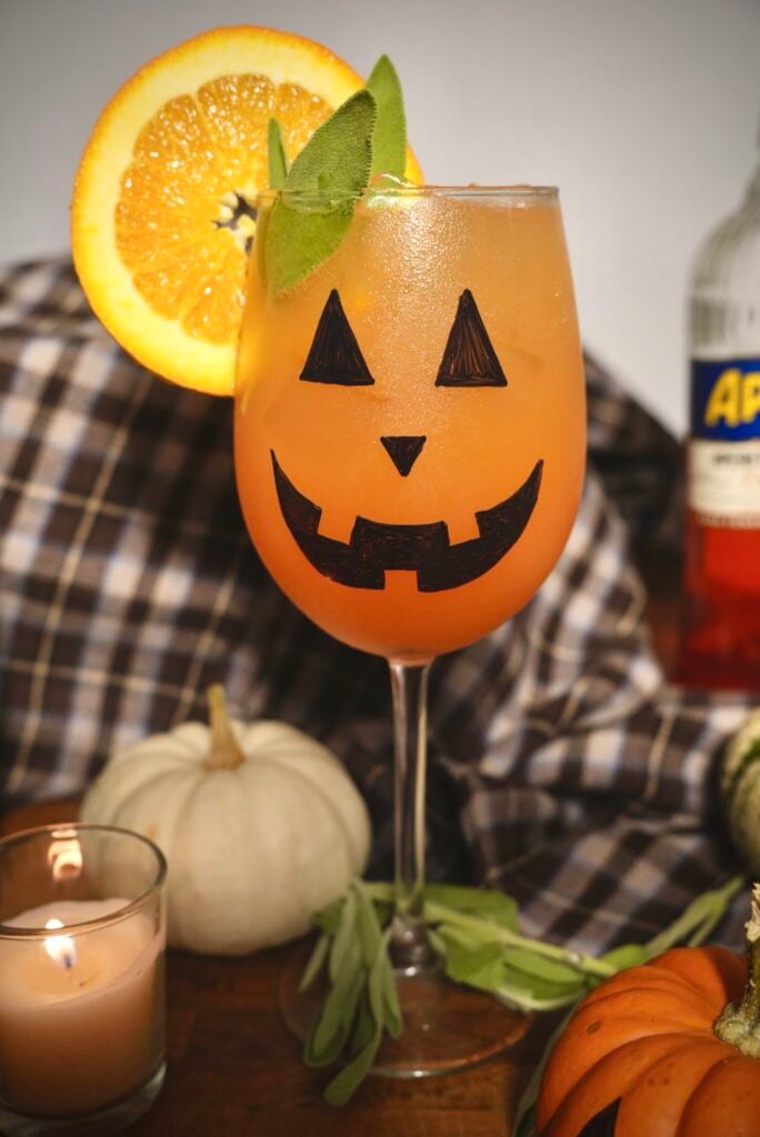Jack-O'-Lantern Spritz 16 Jack-O'-Lantern Spritz