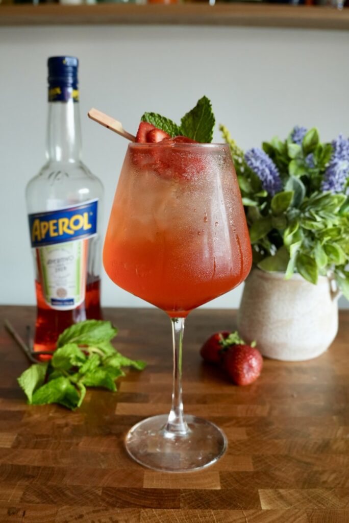 Strawberry Aperol Spritz 3 Strawberry Aperol Spritz Pic 1