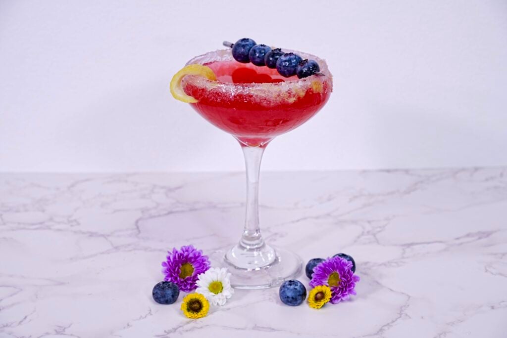 41 Most Popular Spring Cocktails to Try 6 Hop Into Spring Pic 16