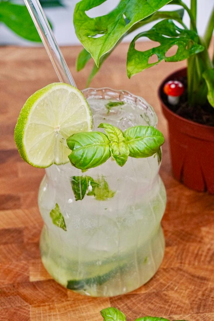 The Green Thumb 6 The Green Thumb Pic 1