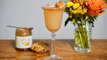 Apple Pie Prosecco Float